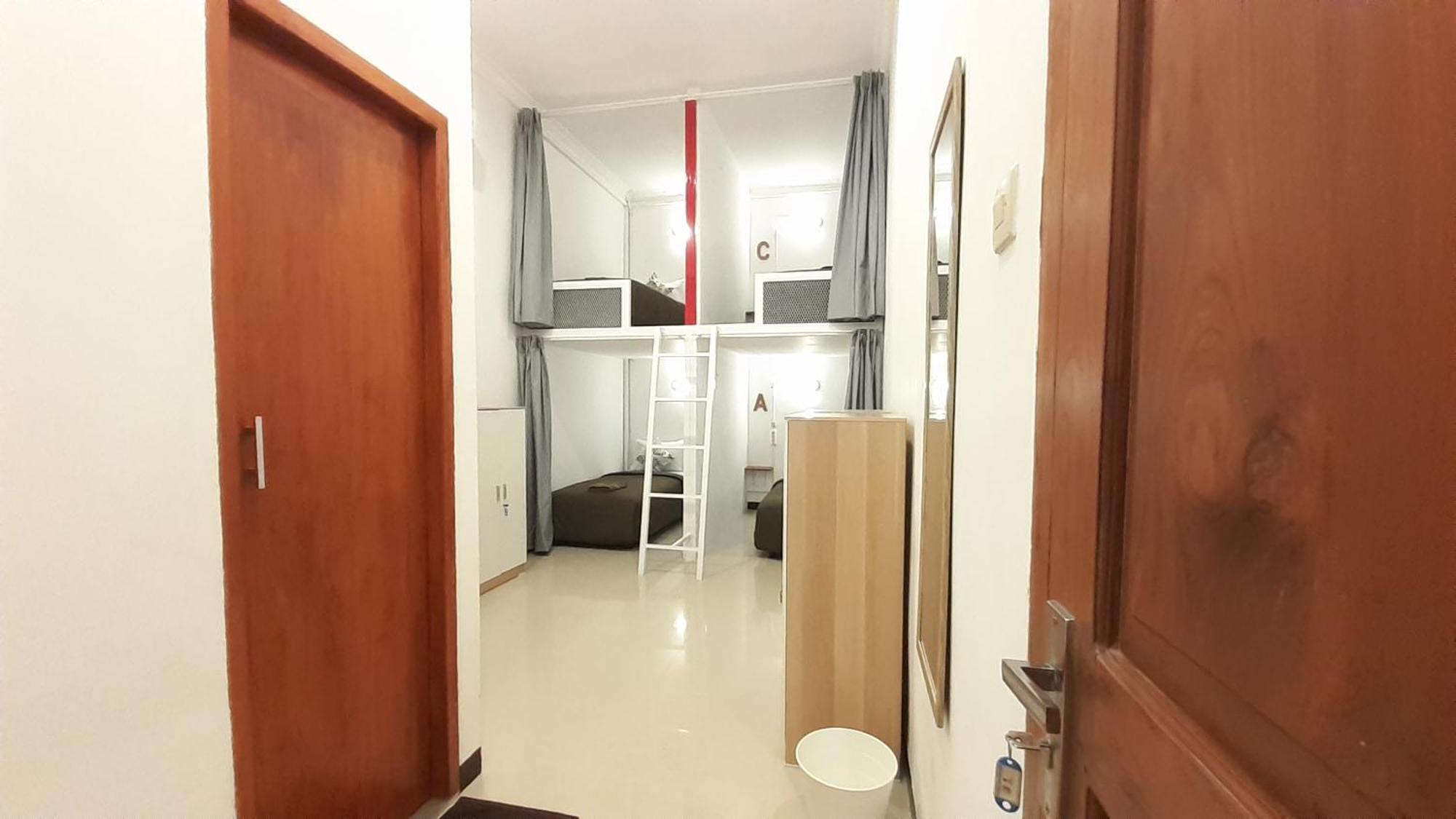 Albergue Revive By Snooze Banyuwangi  Exterior foto