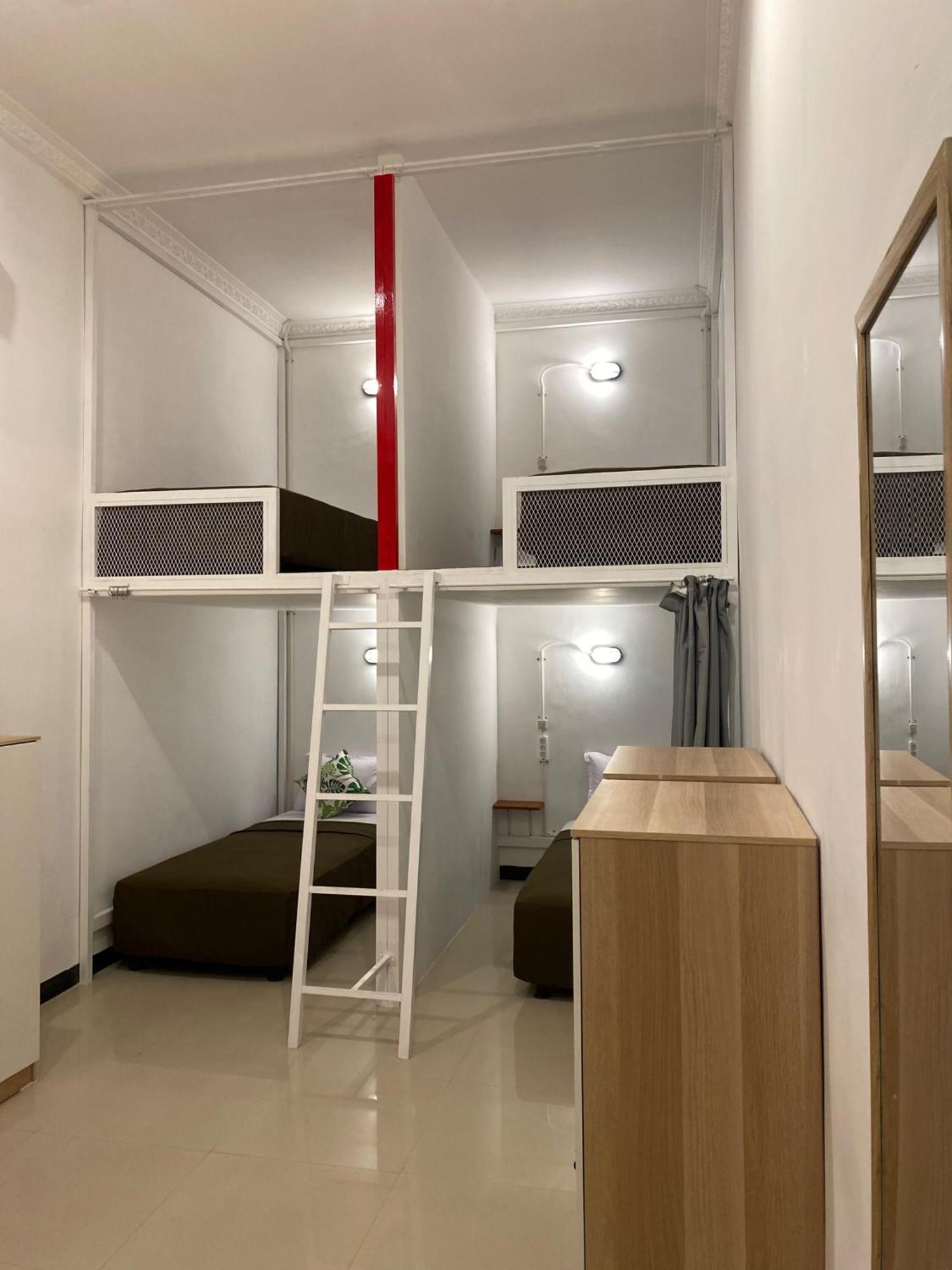Albergue Revive By Snooze Banyuwangi  Exterior foto